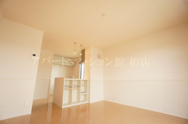 クレストパークEの居間・リビング