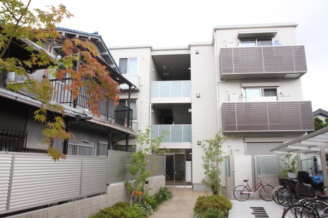 マ・メゾン上小阪の外観