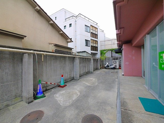 クレアーレ学園前の駐車場