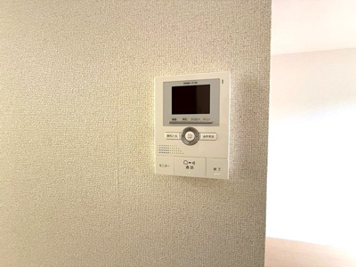 【設備】 | ルミエール栗平 | バスルームの浴室暖房乾燥機で外に干せないお洗濯物もすっきり乾きます♪雨の日のお洗濯もバッチリ！