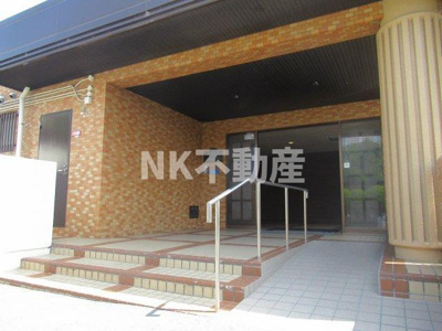【エントランス】 | デュエリングナガト（瓢箪山賃貸） | ゆとりのあるエントランスです