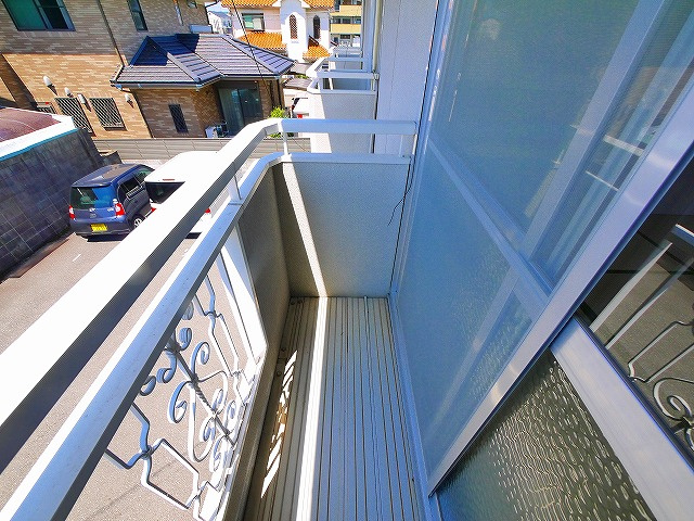 小河ハイツのバルコニー|外からの目が気にならないバルコニーで洗濯物が干せます