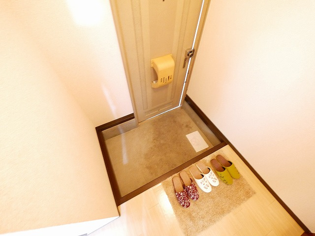 小河ハイツの駐車場|駐車スペースもあります