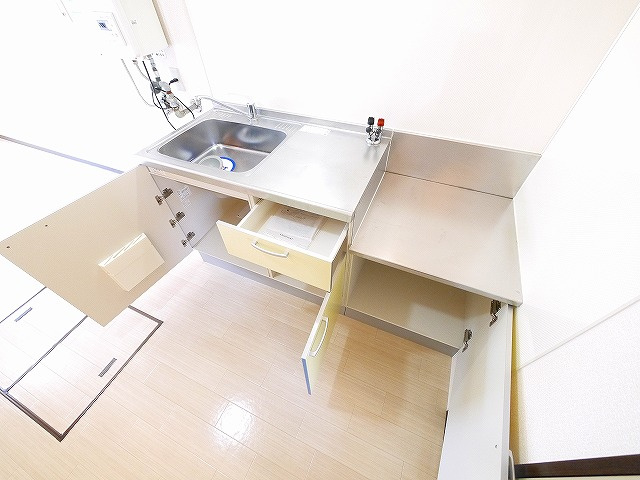 小河ハイツのキッチン|キッチンでお料理をお楽しみください