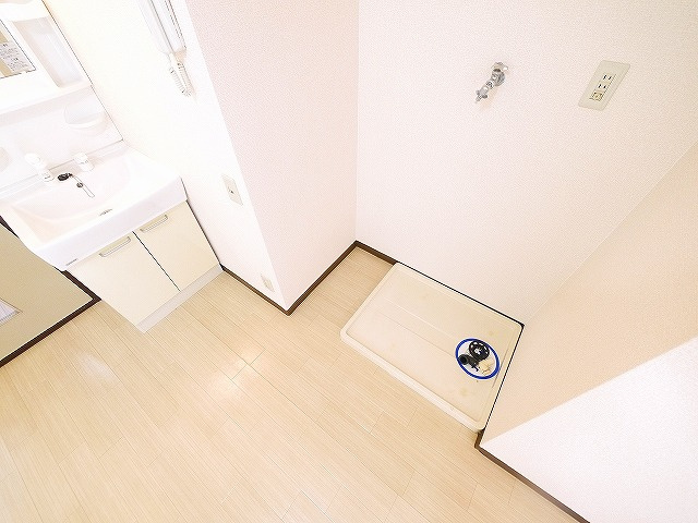 小河ハイツの洗面所|スペースが確保できる洗面所です