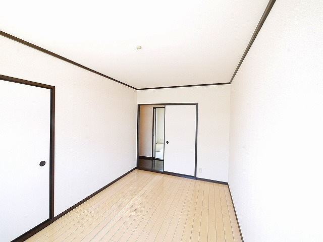 小河ハイツの子供部屋|お子さんと一緒に遊べます