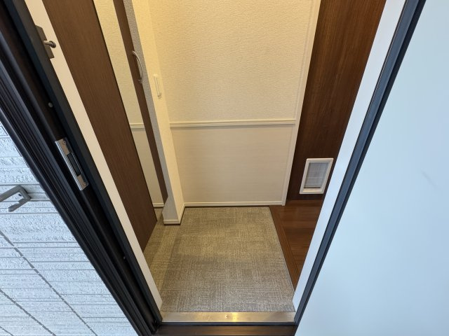 クヴァルチーラ奥戸の玄関