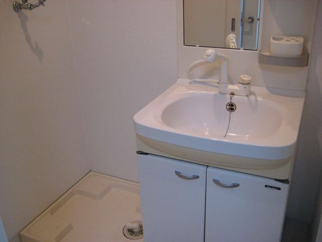 アクタス天神セントラルタワーの独立洗面台