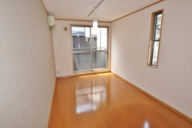 リースランド三永A　A-5の洋室