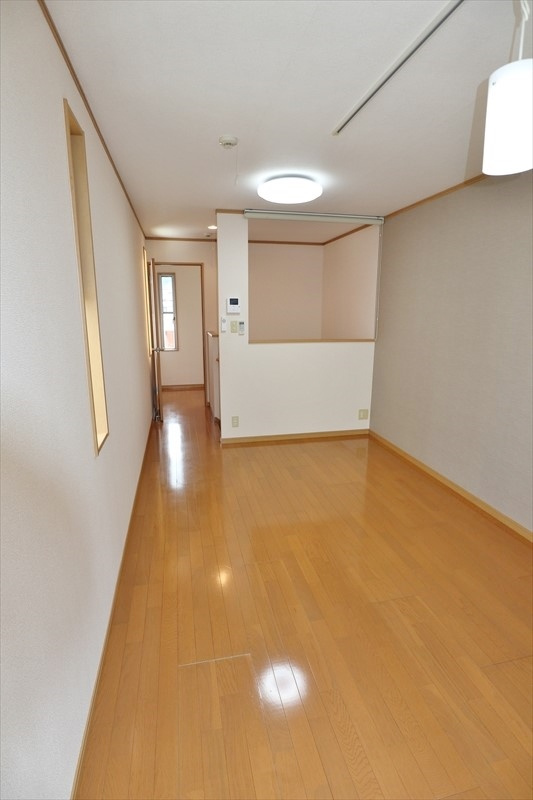 リースランド三永A　A-5の居間・リビング