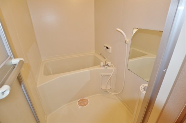 リースランド三永A　A-5の浴室