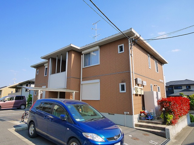 クレストヒルズの外観|建物外観を気になさる方へ、見た目の良い物件です