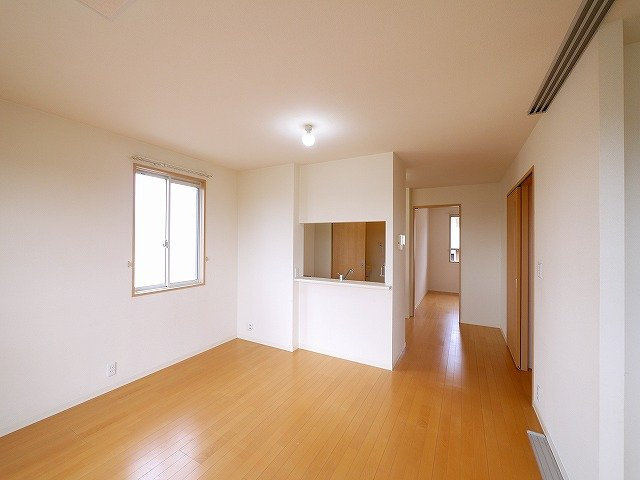 クレストヒルズの居間・リビング|おしゃれな居間です