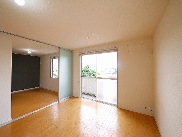 クレストヒルズの居間・リビング|居間です