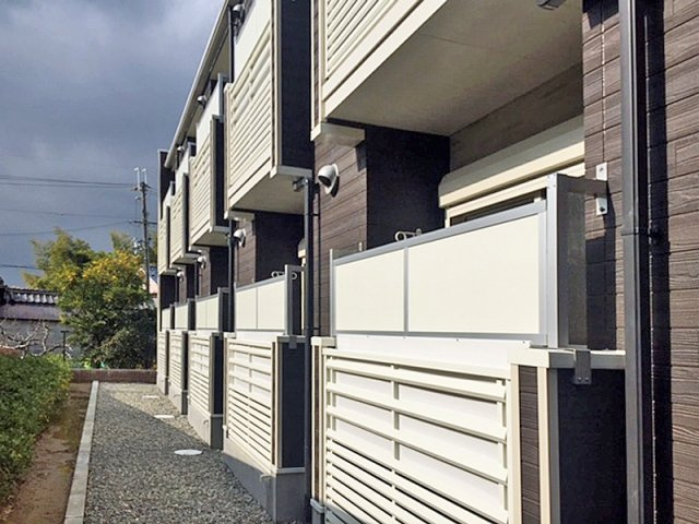 レオネクストCREA東館の周辺