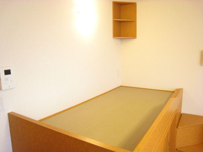 【寝室】 | オークヒルズC | ベッド下も広々収納となります♪