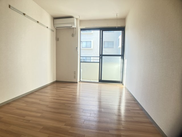 アーバンパレスの居間・リビング