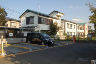 【駐車場】 | 立体駐車場です。車のサイズ制限がありますので、お問い合わせください。近隣に弊社管理駐車場もございます。
