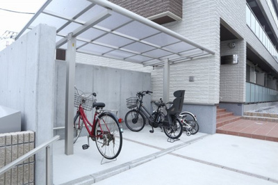 【その他共用部分】 | ノートル・メゾン【SHM】 | 屋根付きの駐輪場で雨が降っても大切な自転車が濡れなくてすみますね♪駅から自転車もおすすめです！