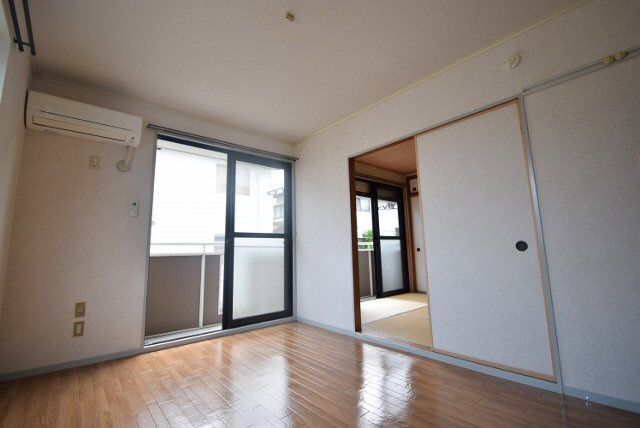 エミネンス夏見台の居間・リビング|洋室６帖