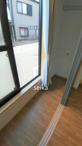 【展望】 | リバーポイント小岩Ⅰ | Sコートにはフックがついています。