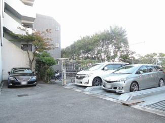 【駐車場】