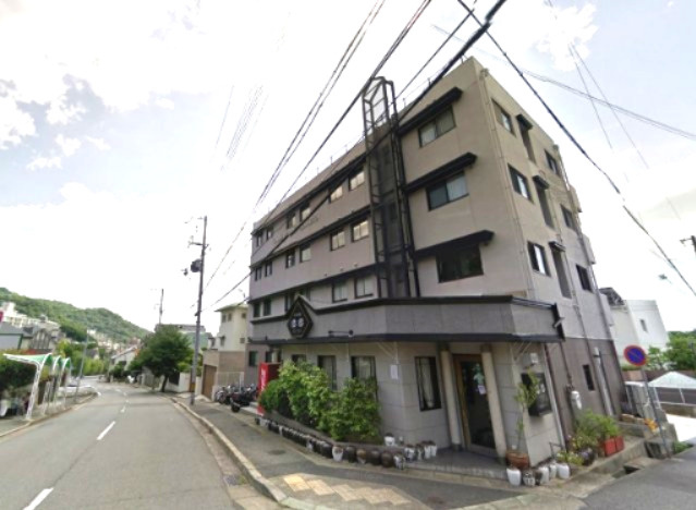 コム・ル・ヴァン岡本の外観