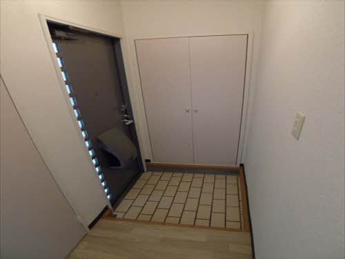 ディアス中筋の玄関