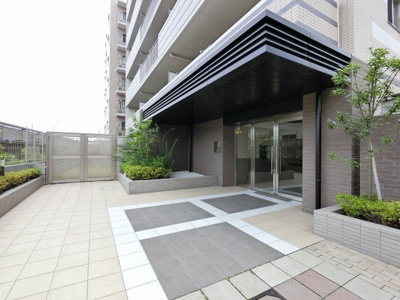 【エントランス】 | サンクレイドル横濱鶴見Ⅱ | JR南武線「尻手」駅徒歩12分！京浜急行本線「鶴見市場」駅徒歩13分の2路線2駅利用可能！