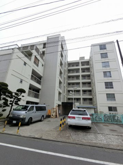 【外観】 | 南西向きバルコニー・南西角部屋につき陽当り・通風良好です♪