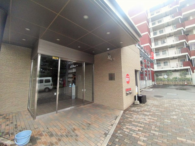 八千代市大和田新田　ノルディック八千代緑が丘リフォーム済のエントランス