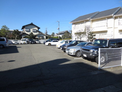 【駐車場】 | ポラーノ鷺沼 | いつでも目の届く敷地内に駐車場があります♪荷物がかさばりがちなお買物にも、車があると便利ですよね☆