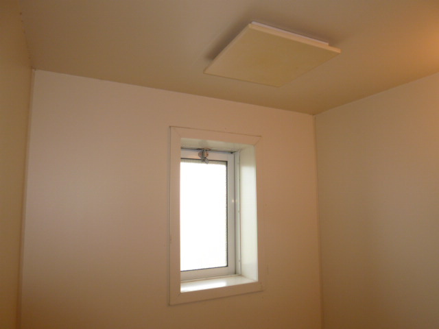 プリムベールの浴室|浴室窓・換気扇