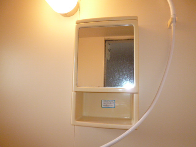 プリムベールの浴室|浴室鏡収納