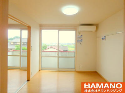 【居間・リビング】 | アベニューⅡ | 個人の部屋や寝室として使える洋室です