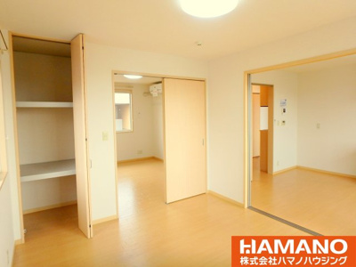 【居間・リビング】 | アベニューⅡ | 明るい洋室です