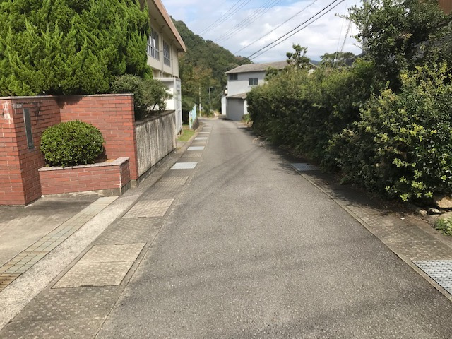 海南市次ヶ谷・土地・56281の前面道路含む現地写真
