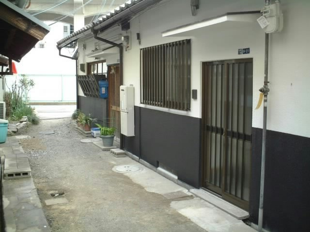 小崎貸家南棟の外観