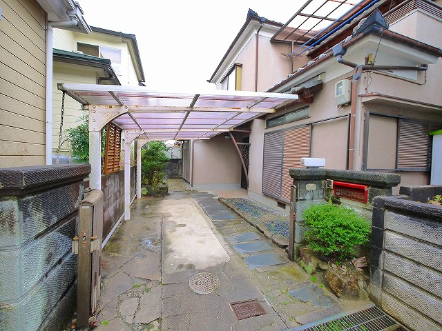 田原本町阪手一戸建の駐車場|カースペースがあります