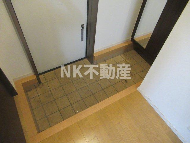 【玄関】 | CASA SERA（河内花園賃貸） | ゆったりとした玄関です