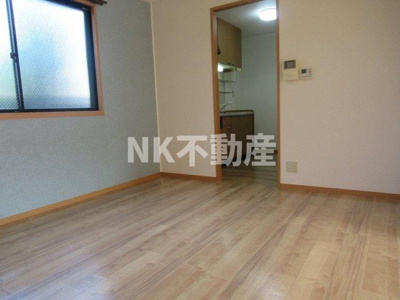 【居間・リビング】 | メゾンニュー池島（東花園賃貸） | ゆったりとしたリビングです