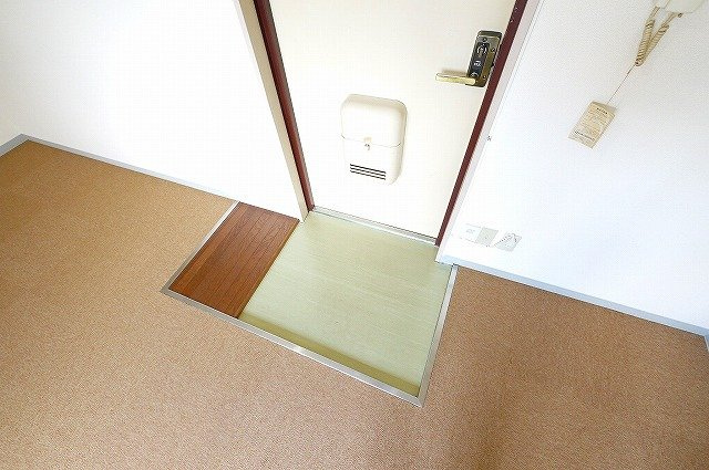 ハイネス桜井の玄関|ゆったりとした玄関です