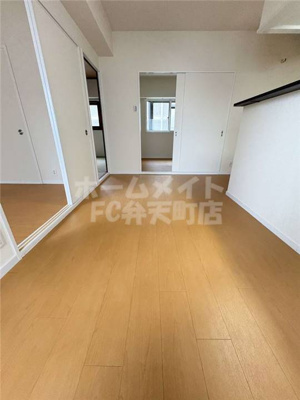 【居間・リビング】 | 日本水研弁天町ビル | 使いやすいリビングです