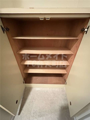 【設備】 | 日本水研弁天町ビル | シューズボックスです