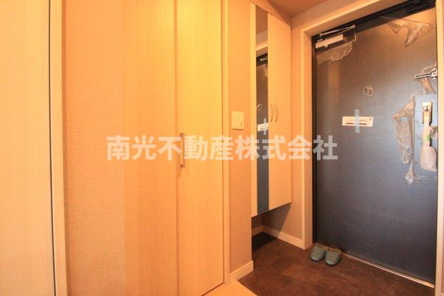 プレミアム菱屋西の玄関