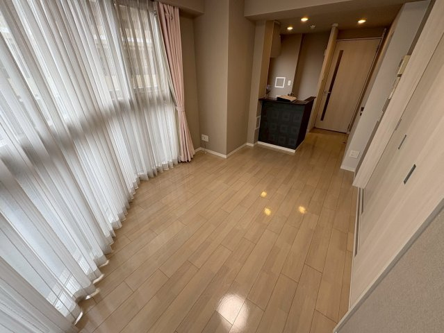 プレミアム菱屋西の洋室
