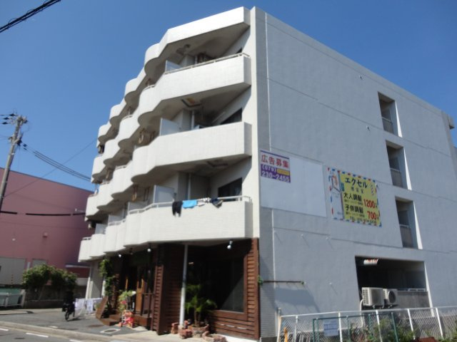 ステューデントビラウィングの外観