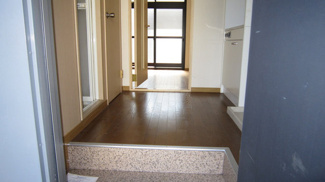 【玄関】 | URBAN | 収納もある玄関です