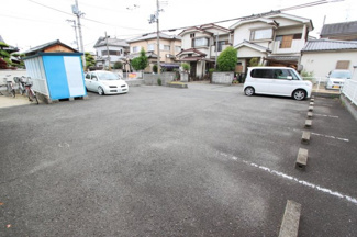 【駐車場】 | URBAN | 駐車場があるので、車を買う予定の方も安心です