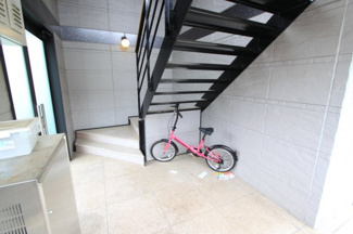 【エントランス】 | URBAN | 建物の内部です